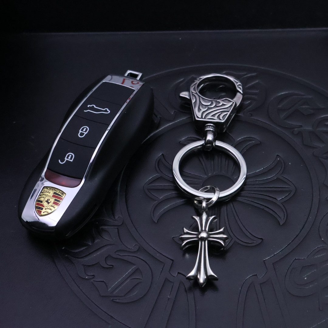 𝐂𝐡𝐫𝐨𝐦𝐞 𝐡𝐞𝐚𝐫𝐭［爆款上架］✝️克罗心钥匙扣挂件🚗挂件🔑裤👖包💼挂件 做工、质感一流.小细节提升