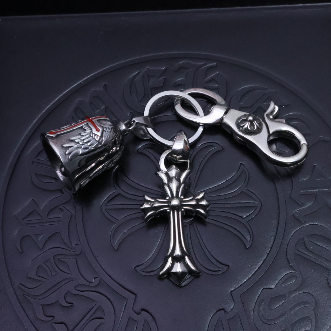 𝐂𝐡𝐫𝐨𝐦𝐞 𝐡𝐞𝐚𝐫𝐭［爆款上架］✝️克罗心钥匙扣挂件🚗挂件🔑裤👖包💼挂件 做工、质感一流.小细节提升