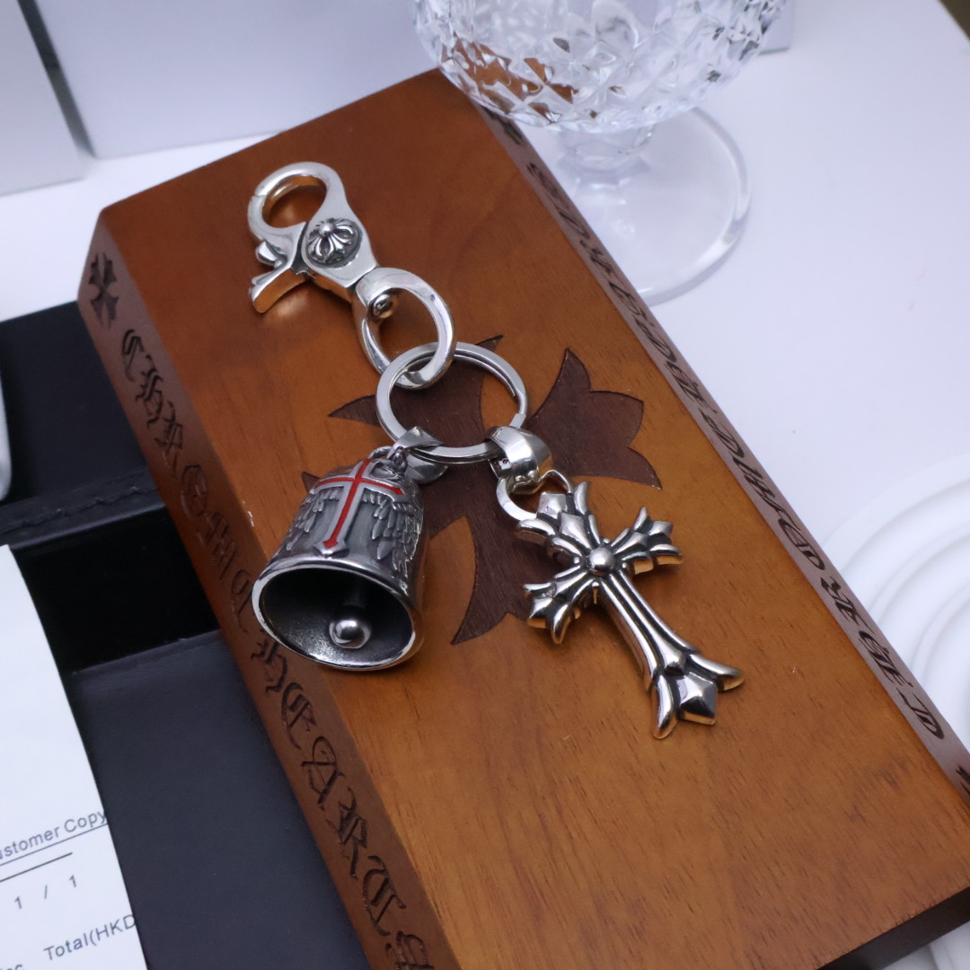 𝐂𝐡𝐫𝐨𝐦𝐞 𝐡𝐞𝐚𝐫𝐭［爆款上架］✝️克罗心钥匙扣挂件🚗挂件🔑裤👖包💼挂件 做工、质感一流.小细节提升