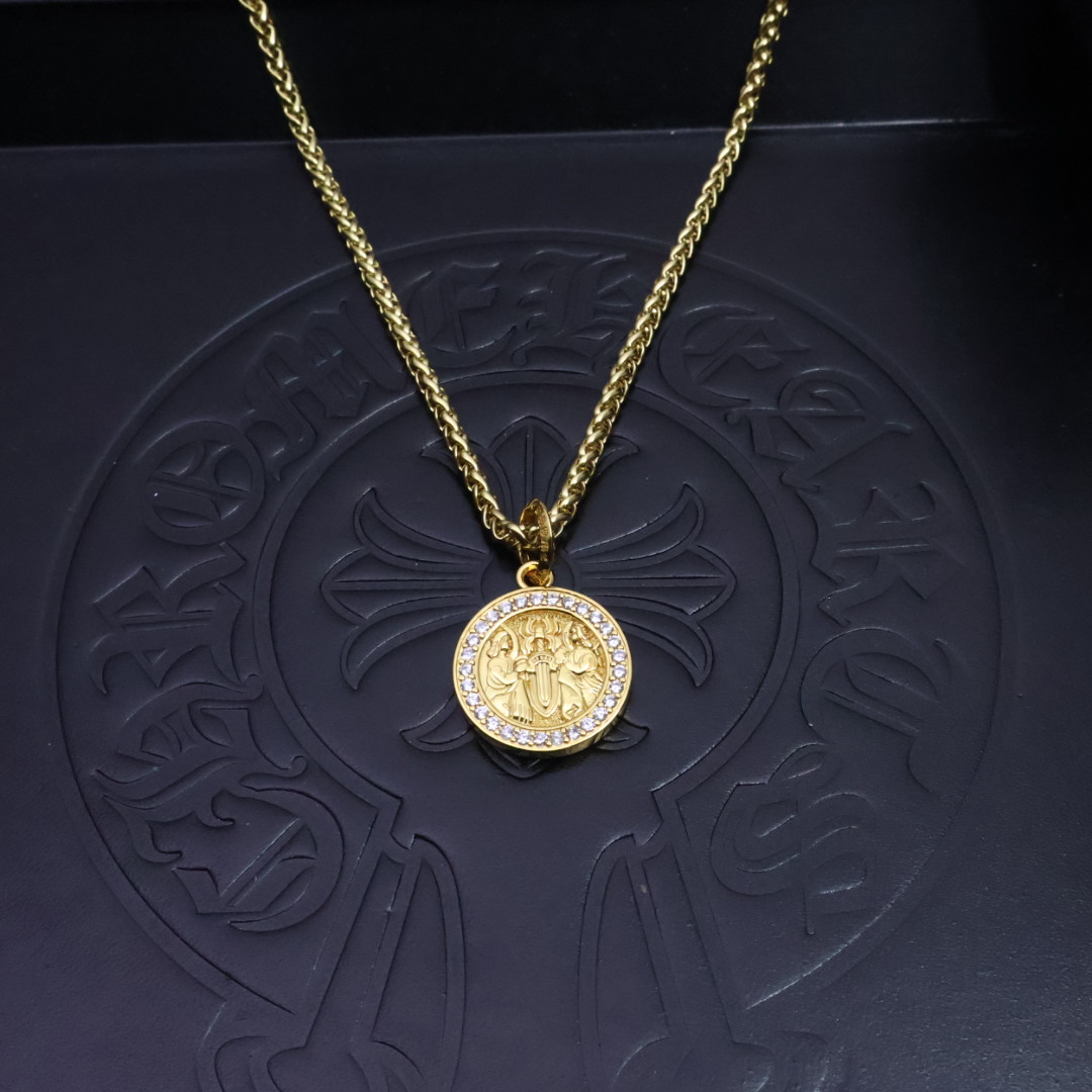 NO:115765,[Recommended for hot products] Croxin gold necklace, handsome, the latest Croxin necklace, different pattern design styles, presenting unique cross, Scout flowers are the logo of Croxin, so they last longer, genuine version Chrome Hearts, different market light version, benchmark quality, retro and old gray oxygen level. ~Fashion and fashion essentials, both men and women can wear, trendy fashion, rock punk silver style, retro elements, couples have the same style, full of fashion sense, must be sold in the picture above, direct sales from the manufacturer, personalized versatile trendy versatile style., jewelry boutique, chrome hearts, chrome hearts, necklace, gold19860909批［爆款推荐］ 克罗心黄金色项链,帅爆了最新款克罗心项链 造型不同的花纹设计风格 呈现出与众不同 十字架 童军花是克罗心的标志所以更经久不衰 正品打版Chrome Hearts克罗心区别市场普通轻版对版对标品质 复古做旧灰氧程度.～潮流时尚必备 男女均可佩戴 潮流时尚,摇滚朋克泰银风格 复古元素 情侣同款时尚感十足 上图必卖,厂家直销,个性百搭潮流百搭款.,饰品精品,chrome hearts,chrome hearts,necklace,gold,Jewelry