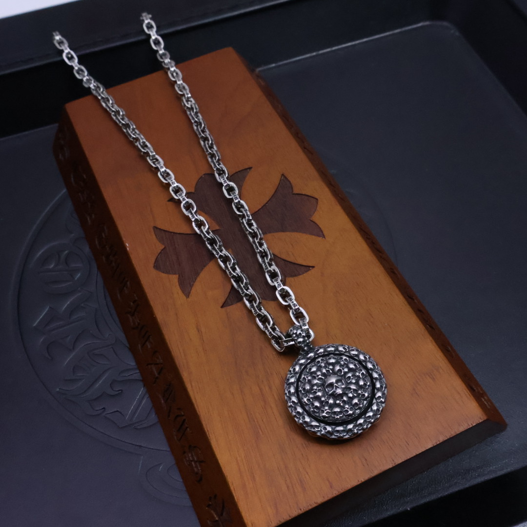 ［爆款推荐］𝐂𝐡𝐫𝐨𝐦𝐞 𝐡𝐞𝐚𝐫𝐭𝐬 克罗心✝️项链，字母链🤩帅爆了最新款克罗心项链 ⚜️造型不同的花
