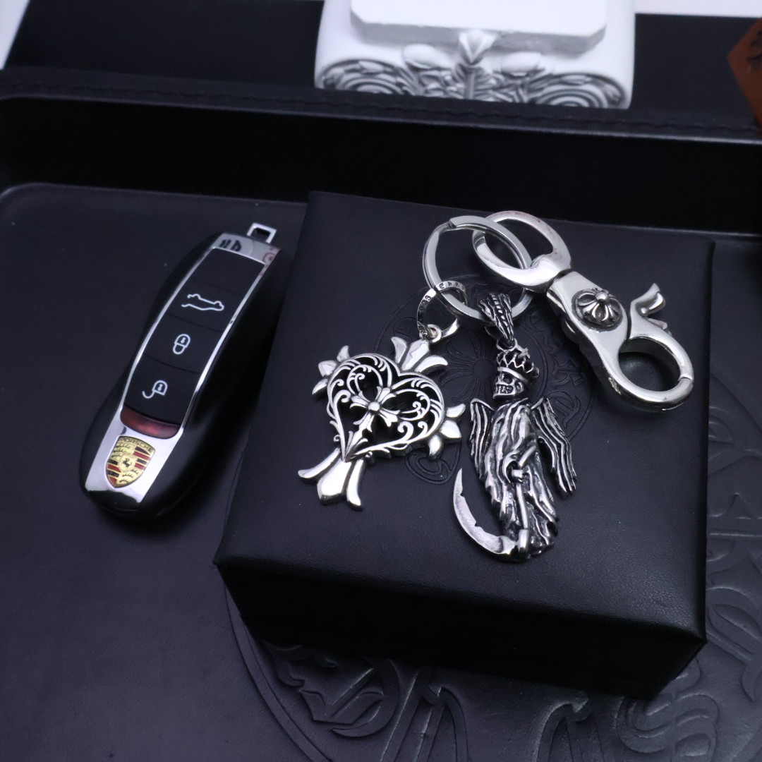 NO:112711,Purchase [New Products are on the Shelves] Crowxin Keychain Pants Pants Pants Pants Pants, the workmanship and texture are first-class. Small details enhance the overall taste, and it is simply cool to match. Full texture, super easy to match. It can be used as a keychain or a bag ornament. High-end and elegant. It is also super cool to give to people, fine jewelry, chrome hearts, keychain19860909批 ［新品上架］克罗心钥匙扣挂件裤包挂件 做工、质感一流.小细节提升本身整体品味, 搭配起来简直酷毙了. 满满的质感 超级好搭 可以当钥匙扣 也可以当包挂饰 高端大气 送人也超酷的,饰品精品,chrome hearts,keychain,Jewelry