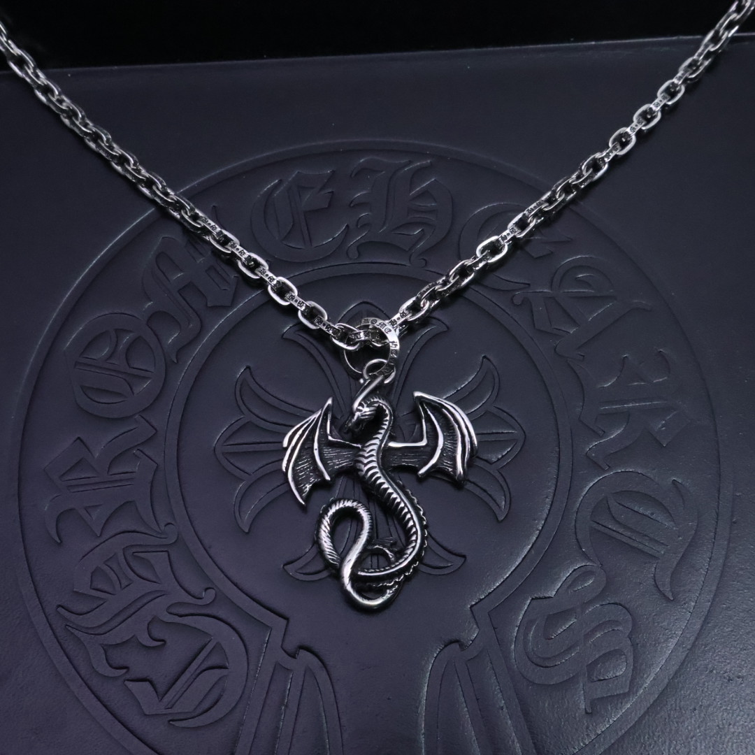 NO:112031,[Recommended for hot products] Croxin necklace, letter chain is handsome. The latest Croxin necklace with different patterns and design styles are unique. Cross 