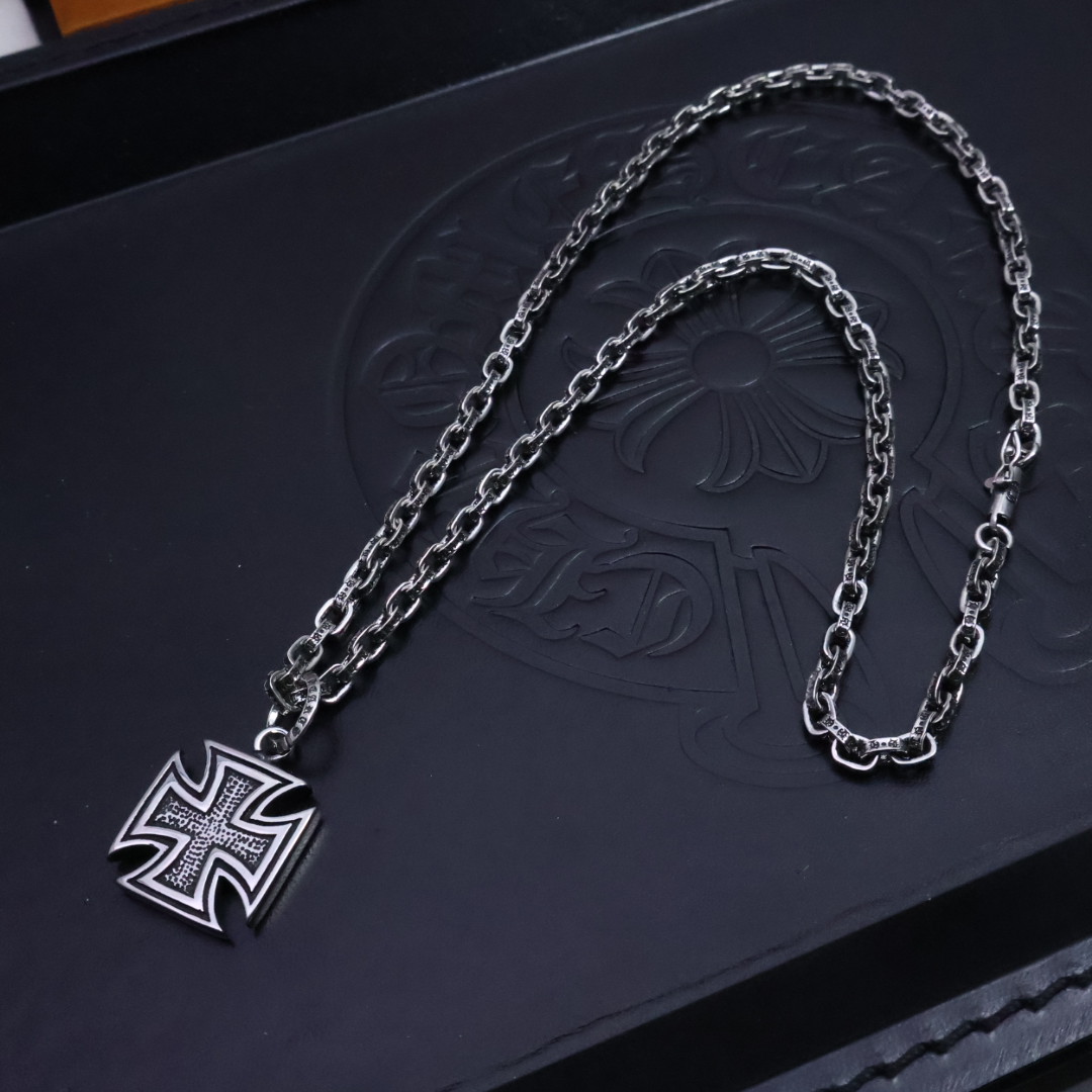 ［爆款推荐］𝐂𝐡𝐫𝐨𝐦𝐞 𝐡𝐞𝐚𝐫𝐭𝐬 克罗心✝️项链，字母链🤩帅爆了最新款克罗心项链 ⚜️造型不同的花