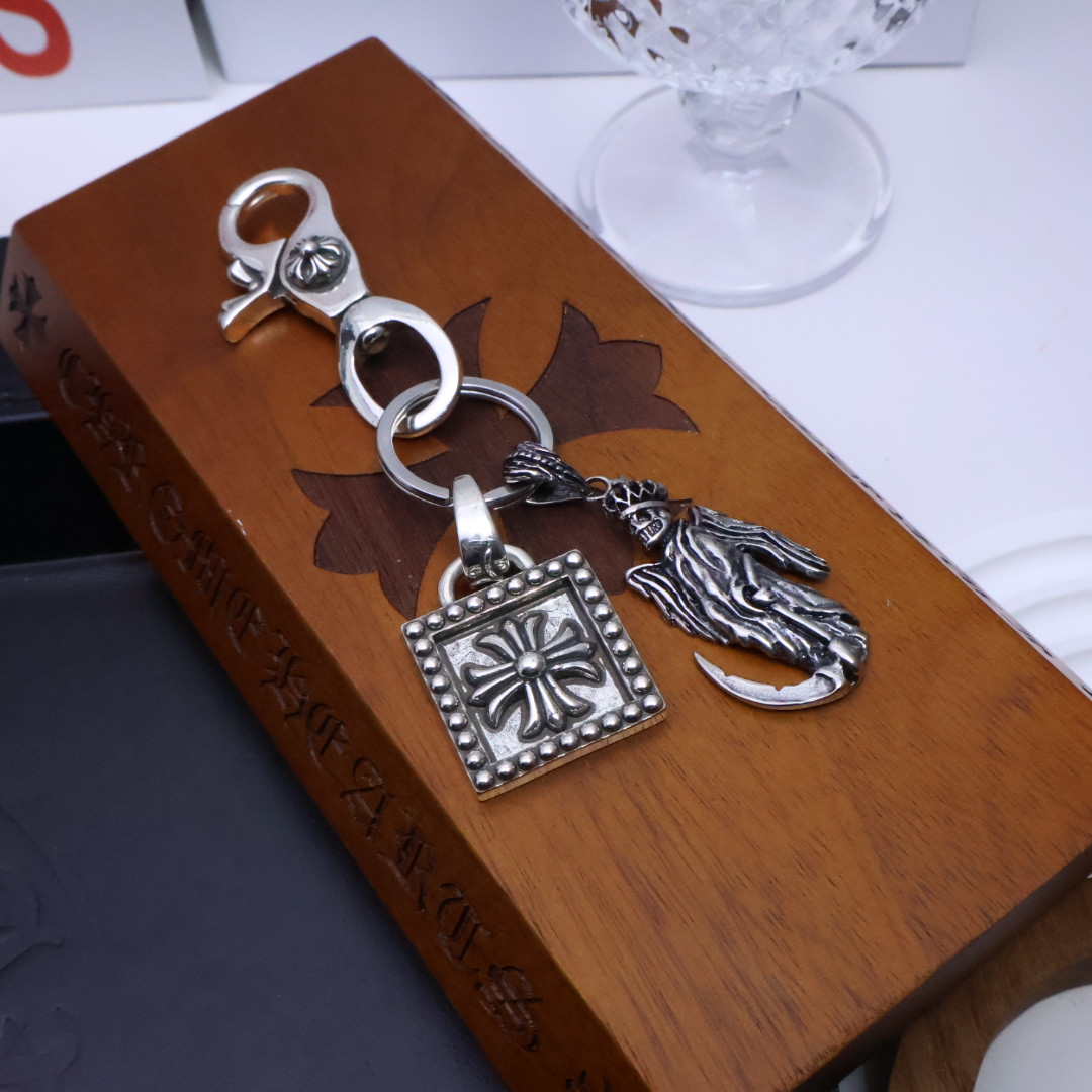 Chrome Hearts 𝐡𝐞𝐚𝐫𝐭克罗心钥匙扣挂件 裤 包 挂件 做工、质感一流