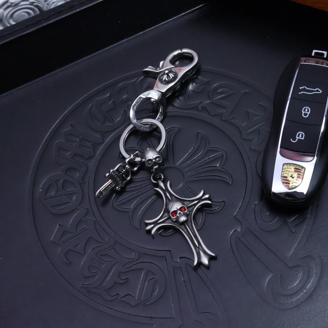 “Chrome Heart Key Button: Small Details Enhance Taste in Fashion” - 图片 4