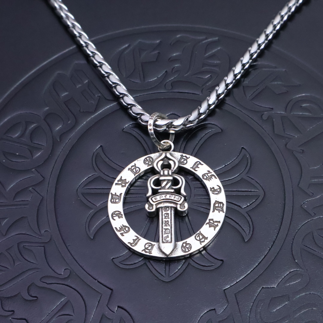 𝐂𝐡𝐫𝐨𝐦𝐞 𝐡𝐞𝐚𝐫𝐭𝐬 克罗心✝️项链，帅爆了最新款克罗心项链 ⚜️造型不同的花纹设计风格 呈现出与