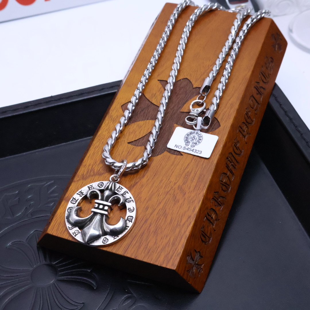 𝐂𝐡𝐫𝐨𝐦𝐞 𝐡𝐞𝐚𝐫𝐭𝐬 克罗心✝️项链，帅爆了最新款克罗心项链 ⚜️造型不同的花纹设计风格 呈现出与