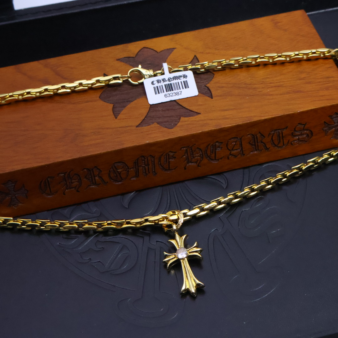 ［精工版本］𝐂𝐡𝐫𝐨𝐦𝐞 𝐡𝐞𝐚𝐫𝐭𝐬 克罗心✝️黄金色十字架项链，🤩帅爆了克罗心项链 ⚜️造型不同的花