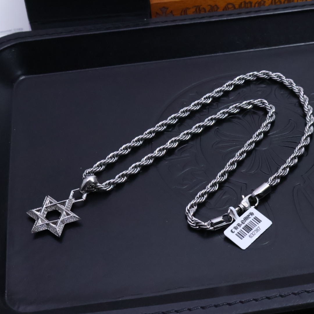 。［爆款推荐］𝐂𝐡𝐫𝐨𝐦𝐞 𝐡𝐞𝐚𝐫𝐭𝐬 克罗心✝️项链，麻花链🤩帅爆了克罗心项链 ⚜️造型不同的花纹设