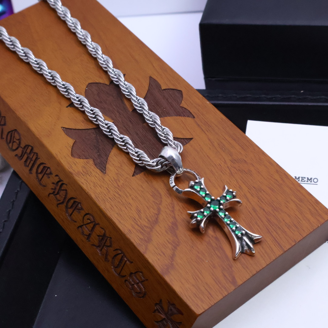 ［2025🎁潮流推荐］𝐂𝐡𝐫𝐨𝐦𝐞 𝐡𝐞𝐚𝐫𝐭𝐬 克罗心✝️项链，麻花链🤩帅爆了克罗心项链 ⚜️造型不同