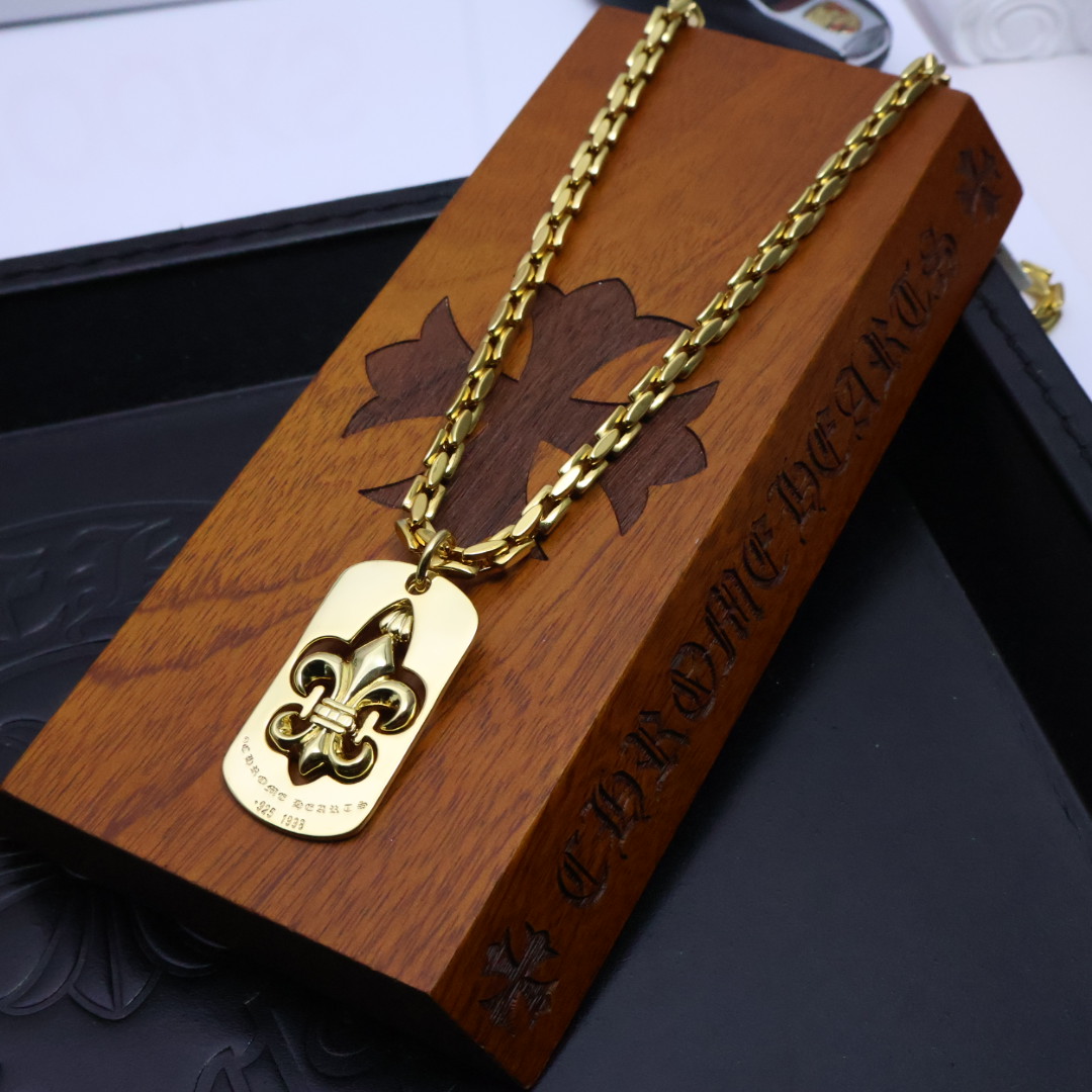 ［2025礼物推荐🎁］𝐂𝐡𝐫𝐨𝐦𝐞 𝐡𝐞𝐚𝐫𝐭𝐬 克罗心手工制作工艺✝️黄金色经典卖爆的项链，🤩帅爆了克