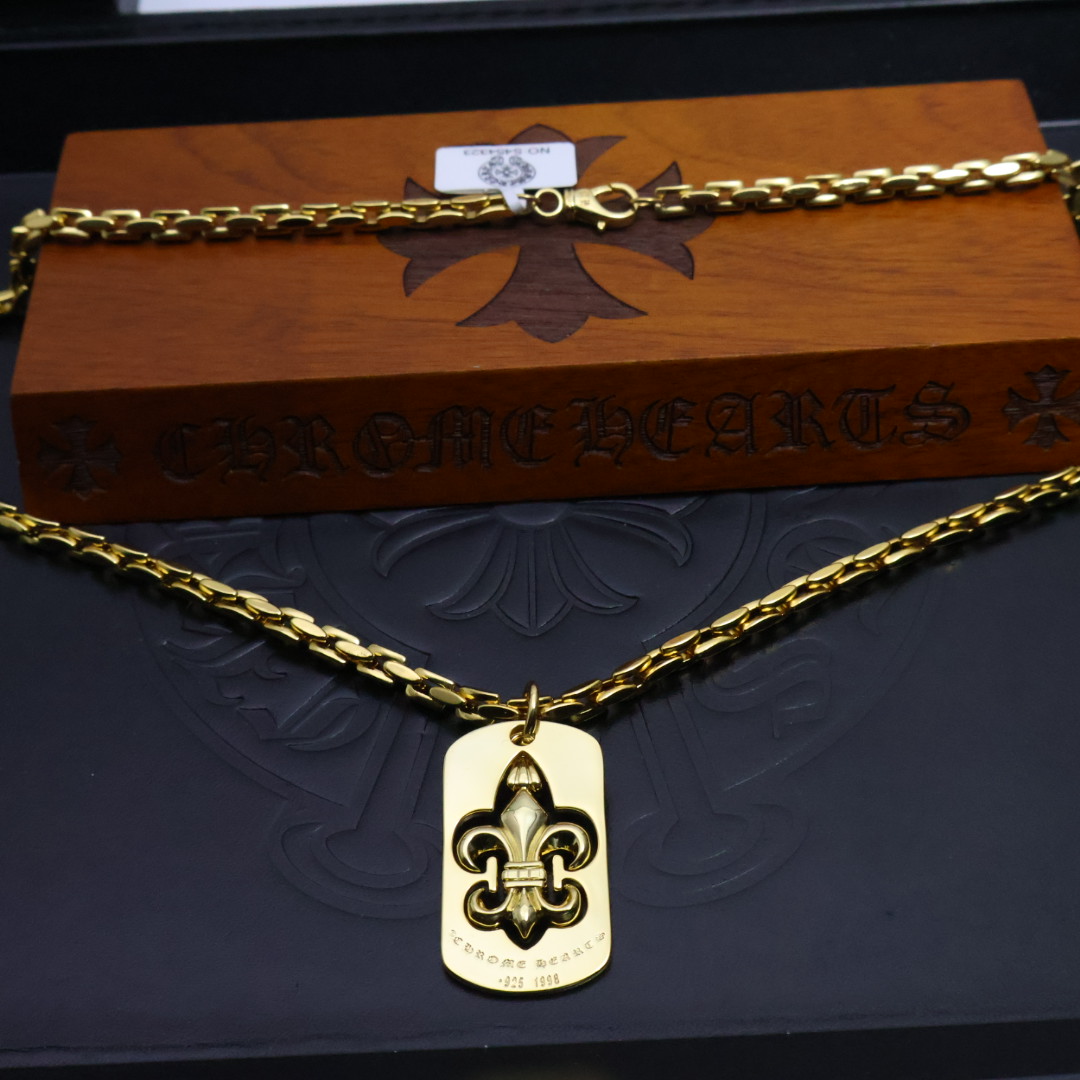 ［2025礼物推荐🎁］𝐂𝐡𝐫𝐨𝐦𝐞 𝐡𝐞𝐚𝐫𝐭𝐬 克罗心手工制作工艺✝️黄金色经典卖爆的项链，🤩帅爆了克