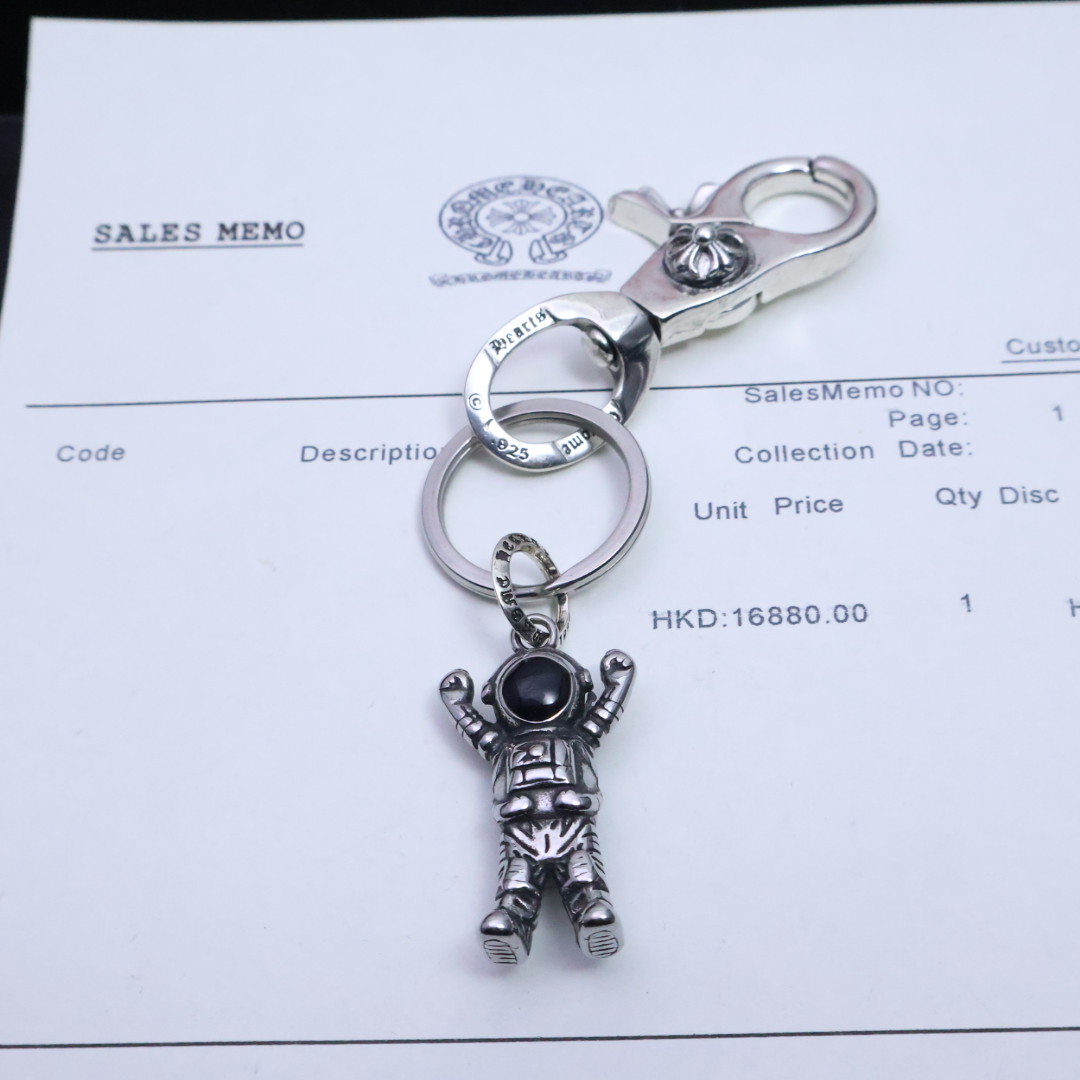 𝐂𝐡𝐫𝐨𝐦𝐞 𝐡𝐞𝐚𝐫𝐭［新品上架］克罗心钥匙扣挂件🔑裤👖包💼挂件 做工、质感一流.小细节提升本身整体品