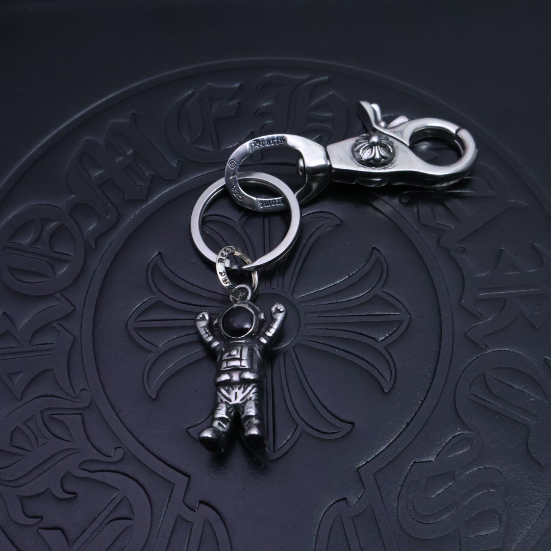 𝐂𝐡𝐫𝐨𝐦𝐞 𝐡𝐞𝐚𝐫𝐭［新品上架］克罗心钥匙扣挂件🔑裤👖包💼挂件 做工、质感一流.小细节提升本身整体品