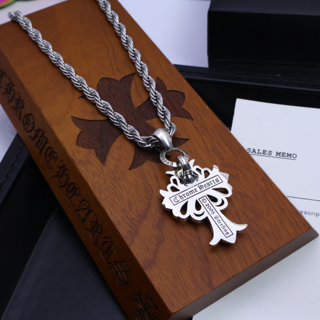 ［2025🎁潮流推荐］𝐂𝐡𝐫𝐨𝐦𝐞 𝐡𝐞𝐚𝐫𝐭𝐬 克罗心✝️项链，麻花链🤩帅爆了克罗心项链 ⚜️造型不同