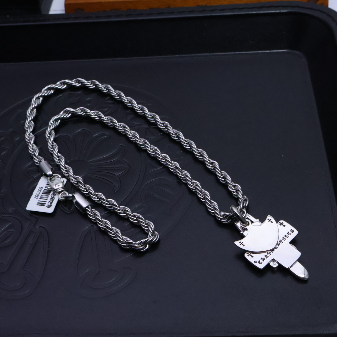 ［2025🎁经典爆款］𝐂𝐡𝐫𝐨𝐦𝐞 𝐡𝐞𝐚𝐫𝐭𝐬 克罗心✝️项链，麻花链🤩帅爆了克罗心项链 ⚜️造型不同
