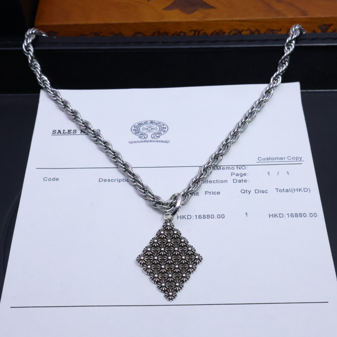 ［2025🎁经典爆款］𝐂𝐡𝐫𝐨𝐦𝐞 𝐡𝐞𝐚𝐫𝐭𝐬 克罗心✝️项链，麻花链🤩帅爆了克罗心项链 ⚜️造型不同