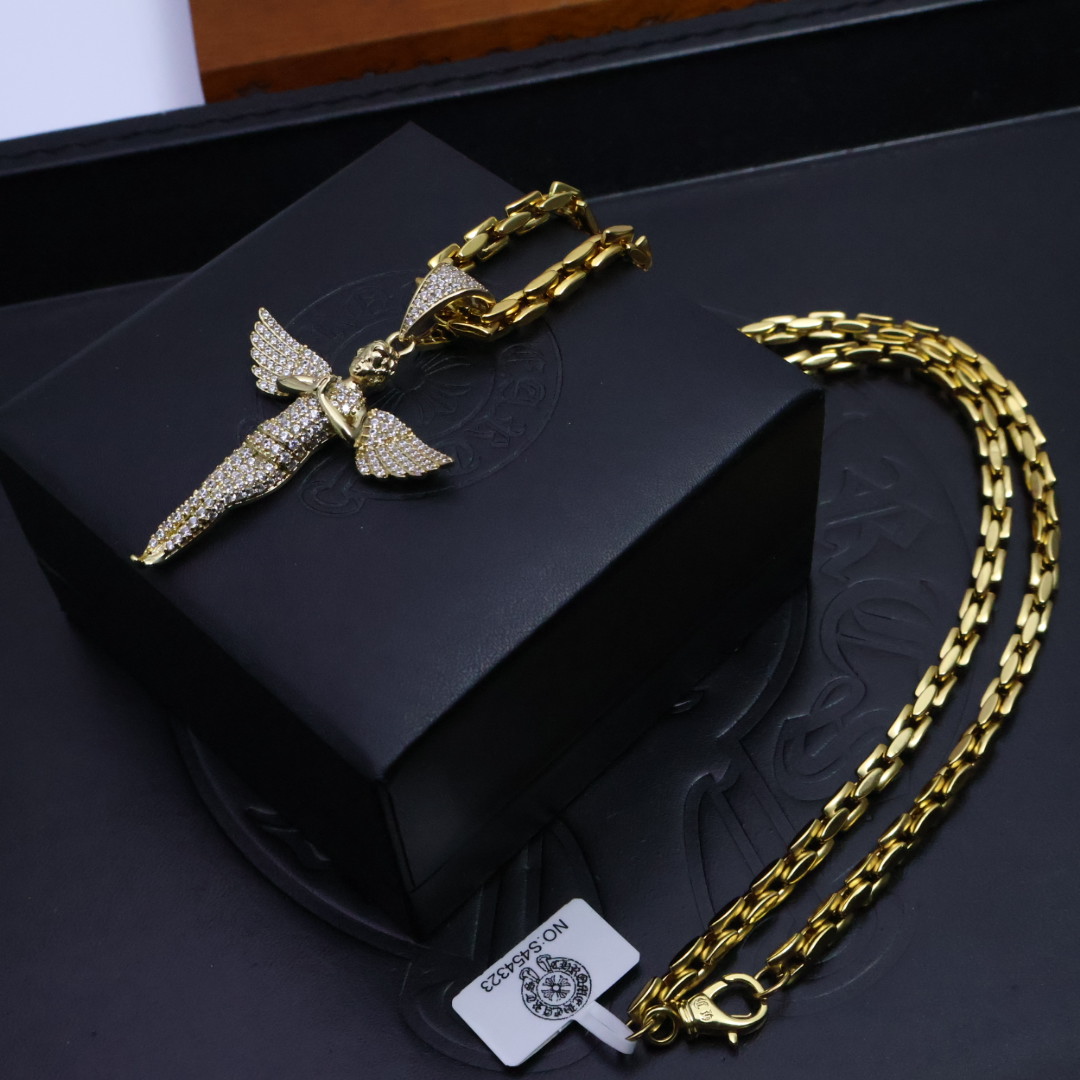 批200🎁大天使镶钻手工字母链𝐂𝐡𝐫𝐨𝐦𝐞 𝐡𝐞𝐚𝐫𝐭𝐬 克罗心手工制作工艺✝️黄金色经典卖爆的项链，🤩