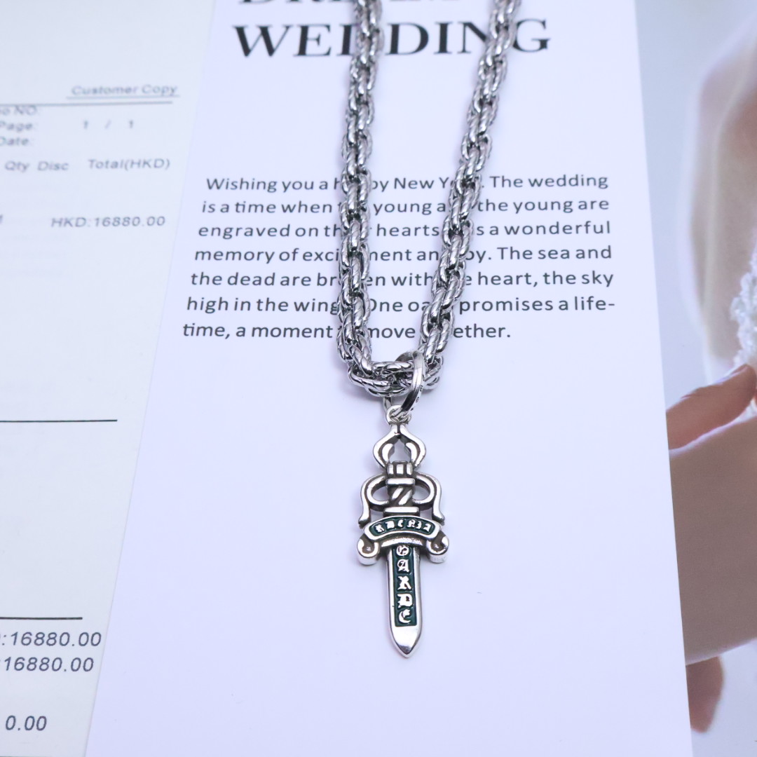 ［2025🎁经典爆款］𝐂𝐡𝐫𝐨𝐦𝐞 𝐡𝐞𝐚𝐫𝐭𝐬 克罗心✝️项链，麻花链🤩帅爆了克罗心项链 ⚜️造型不同