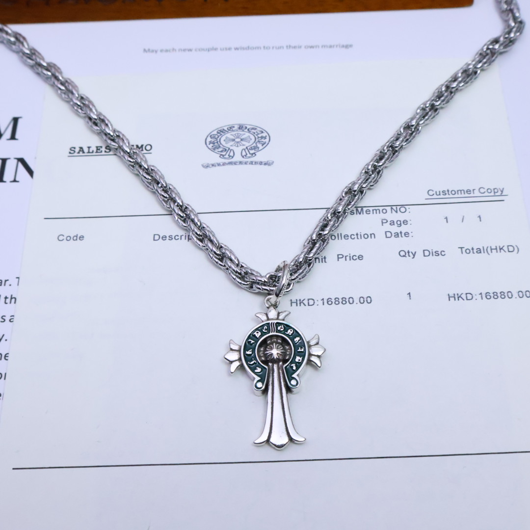 ［2025🎁经典爆款］𝐂𝐡𝐫𝐨𝐦𝐞 𝐡𝐞𝐚𝐫𝐭𝐬 克罗心✝️项链，麻花链🤩帅爆了克罗心项链 ⚜️造型不同