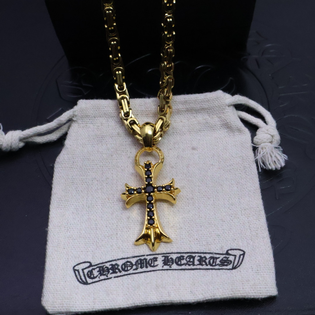 ［2025礼物推荐🎁］𝐂𝐡𝐫𝐨𝐦𝐞 𝐡𝐞𝐚𝐫𝐭𝐬 克罗心手工制作工艺✝️黄金色经典卖爆的项链，🤩帅爆了克