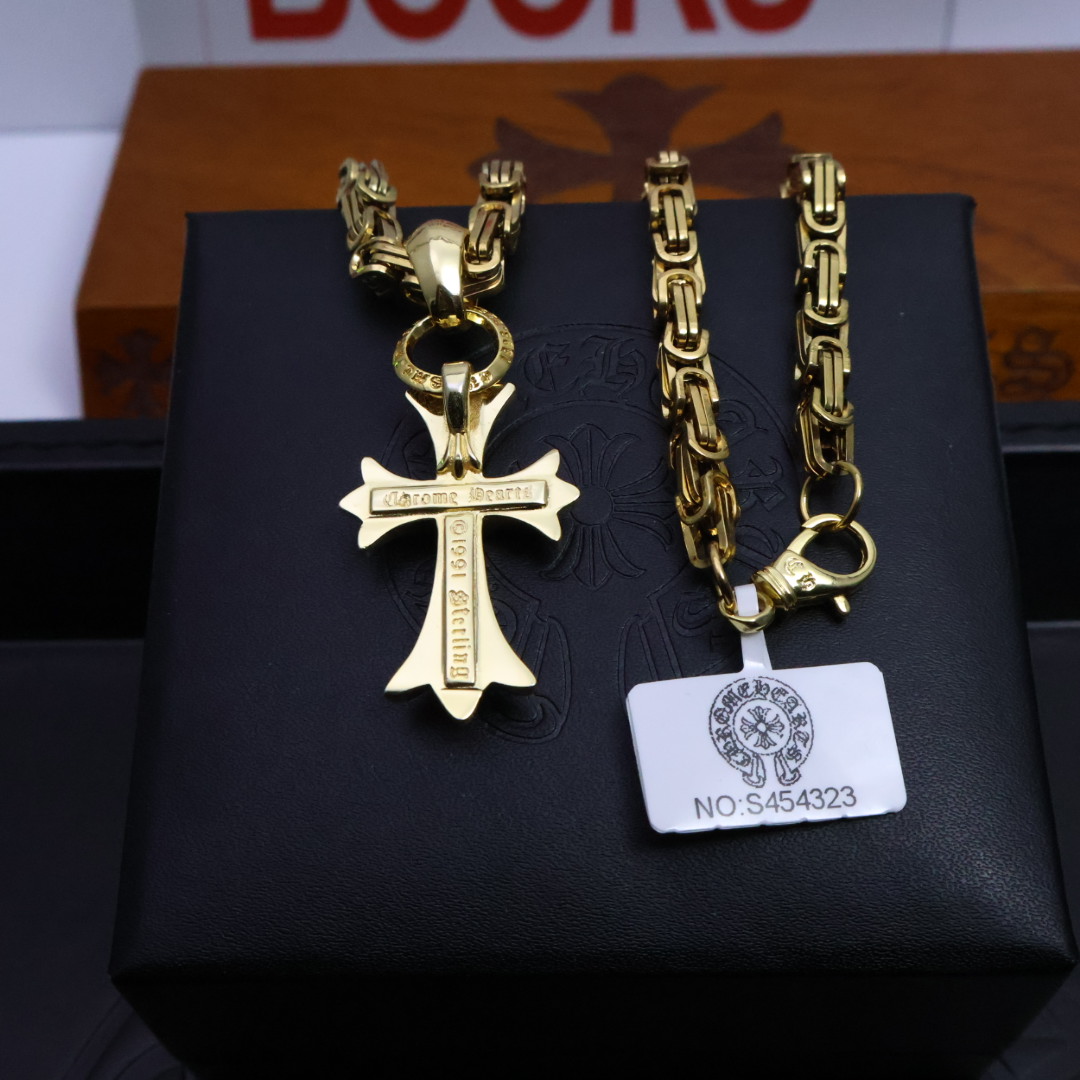 ［2025礼物推荐🎁］𝐂𝐡𝐫𝐨𝐦𝐞 𝐡𝐞𝐚𝐫𝐭𝐬 克罗心手工制作工艺✝️黄金色经典卖爆的项链，🤩帅爆了克