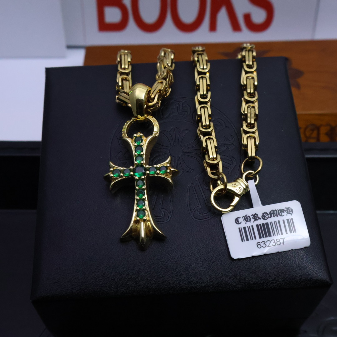 ［2025礼物推荐🎁］𝐂𝐡𝐫𝐨𝐦𝐞 𝐡𝐞𝐚𝐫𝐭𝐬 克罗心手工制作工艺✝️黄金色经典卖爆的项链，🤩帅爆了克
