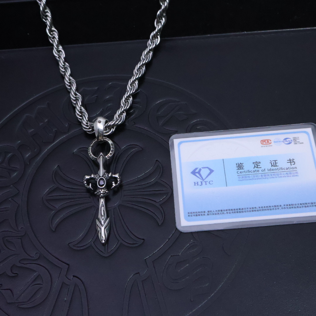 ［爆款推荐］𝐂𝐡𝐫𝐨𝐦𝐞 𝐡𝐞𝐚𝐫𝐭𝐬 克罗心✝️项链，麻花链🤩帅爆了克罗心项链 ⚜️造型不同的花纹设计