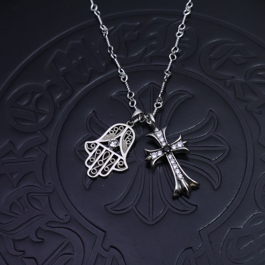 NO:112742,Pick [New Products on Shelves] Croxin Necklace, handsome, the latest Croxin Necklace, different pattern design styles, presenting uniqueness, Cross Scout flowers are the logo of Croxin, so they last longer, genuine version Chrome Hearts Croxin Difference on the market, normal light version, comparison quality, retro and old gray oxygen level. ~Fashion and fashion essentials for both men and women, trendy fashion, rock punk silver style, retro elements, couples have a full sense of fashion, must be sold on the picture above, direct sales from the manufacturer, personalized and versatile fashion, fashion and versatile style., jewelry boutique, chrome hearts, chrome hearts, necklace19860909批［新品上架］ 克罗心项链,帅爆了最新款克罗心项链 造型不同的花纹设计风格 呈现出与众不同 十字架 童军花是克罗心的标志所以更经久不衰 正品打版Chrome Hearts克罗心区别市场普通轻版对版对标品质 复古做旧灰氧程度.～潮流时尚必备 男女均可佩戴 潮流时尚,摇滚朋克泰银风格 复古元素 情侣同款时尚感十足 上图必卖,厂家直销,个性百搭潮流百搭款.的,饰品精品,chrome hearts,chrome hearts,necklace,Jewelry