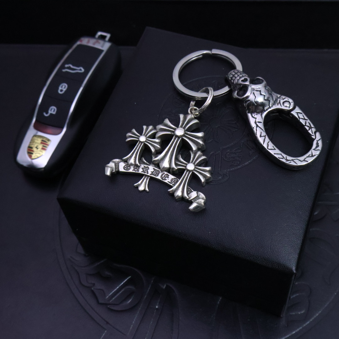 𝐂𝐡𝐫𝐨𝐦𝐞 𝐡𝐞𝐚𝐫𝐭［2025🎁新品上架］克罗心钥匙扣挂件🔑裤👖包💼挂件 做工、质感一流.小细节提升