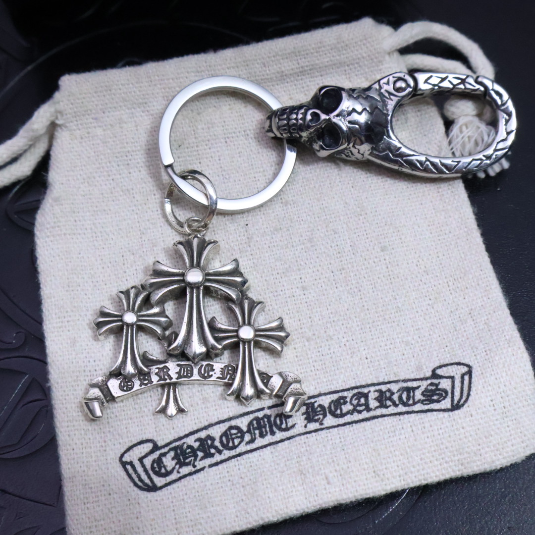 𝐂𝐡𝐫𝐨𝐦𝐞 𝐡𝐞𝐚𝐫𝐭［2025🎁新品上架］克罗心钥匙扣挂件🔑裤👖包💼挂件 做工、质感一流.小细节提升