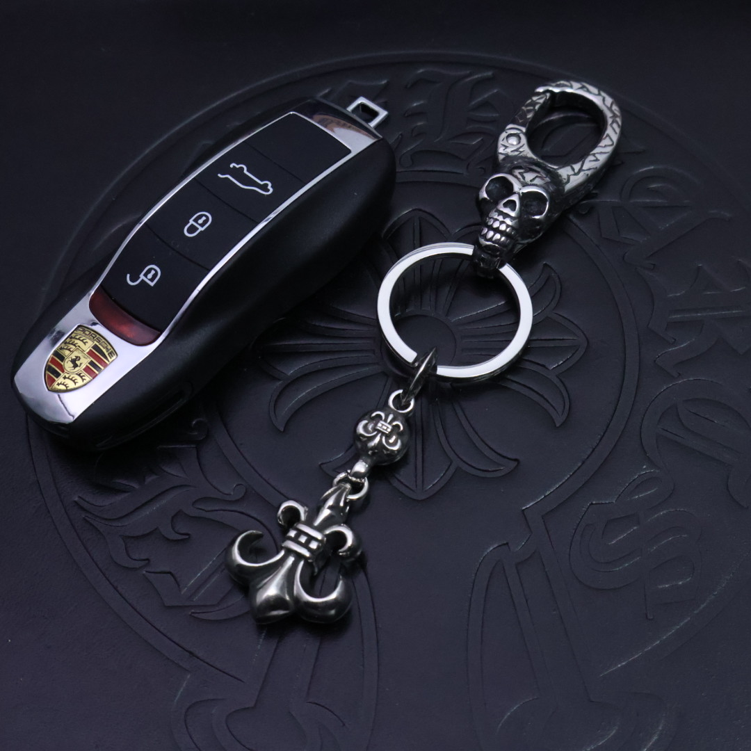 𝐂𝐡𝐫𝐨𝐦𝐞 𝐡𝐞𝐚𝐫𝐭［2025🎁新品上架］克罗心钥匙扣挂件🔑裤👖包💼挂件 做工、质感一流.小细节提升