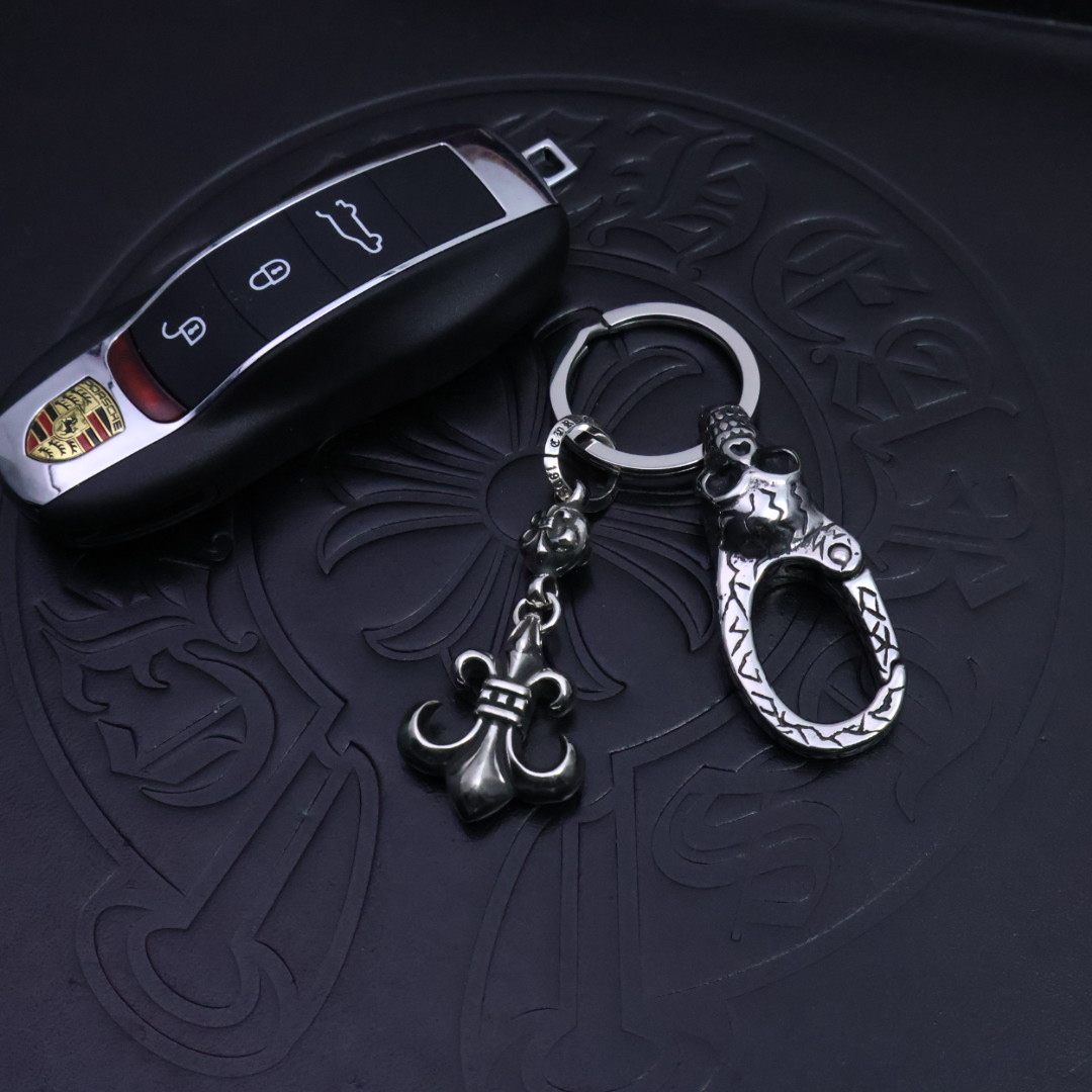 𝐂𝐡𝐫𝐨𝐦𝐞 𝐡𝐞𝐚𝐫𝐭［2025🎁新品上架］克罗心钥匙扣挂件🔑裤👖包💼挂件 做工、质感一流.小细节提升