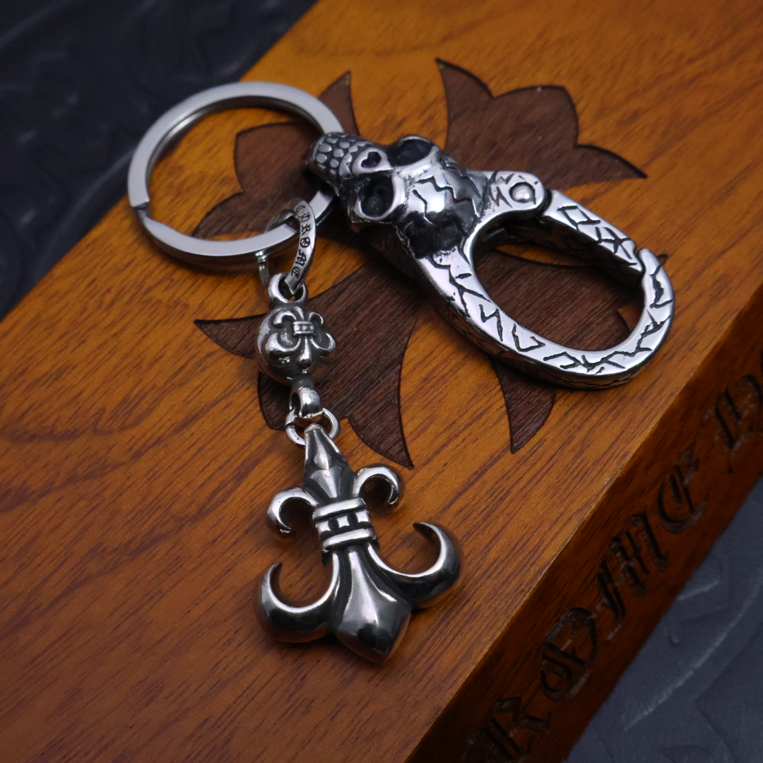 𝐂𝐡𝐫𝐨𝐦𝐞 𝐡𝐞𝐚𝐫𝐭［2025🎁新品上架］克罗心钥匙扣挂件🔑裤👖包💼挂件 做工、质感一流.小细节提升