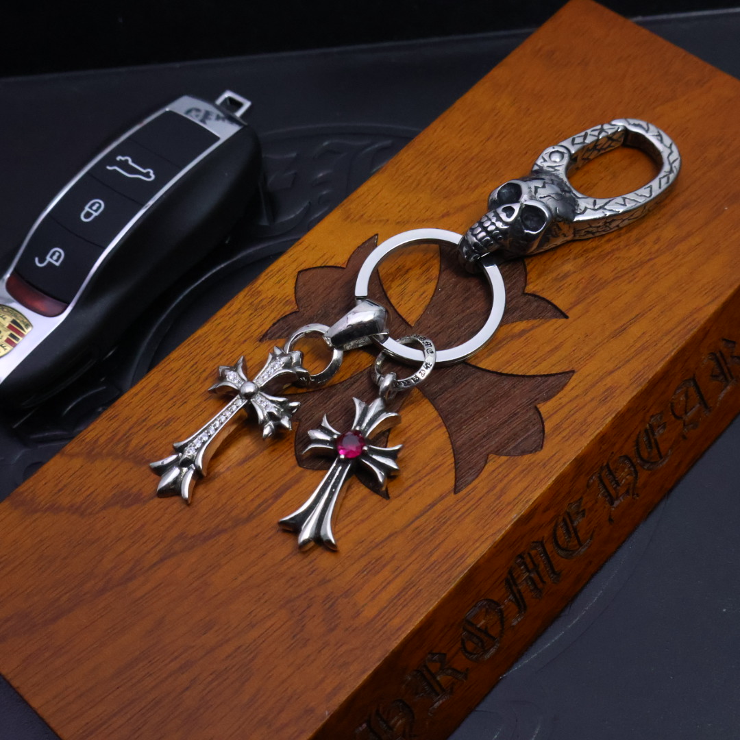 𝐂𝐡𝐫𝐨𝐦𝐞 𝐡𝐞𝐚𝐫𝐭［2025🎁新品上架］克罗心钥匙扣挂件🔑裤👖包💼挂件 做工、质感一流.小细节提升