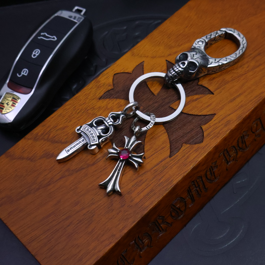 𝐂𝐡𝐫𝐨𝐦𝐞 𝐡𝐞𝐚𝐫𝐭［2025🎁新品上架］克罗心钥匙扣挂件🔑裤👖包💼挂件 做工、质感一流.小细节提升