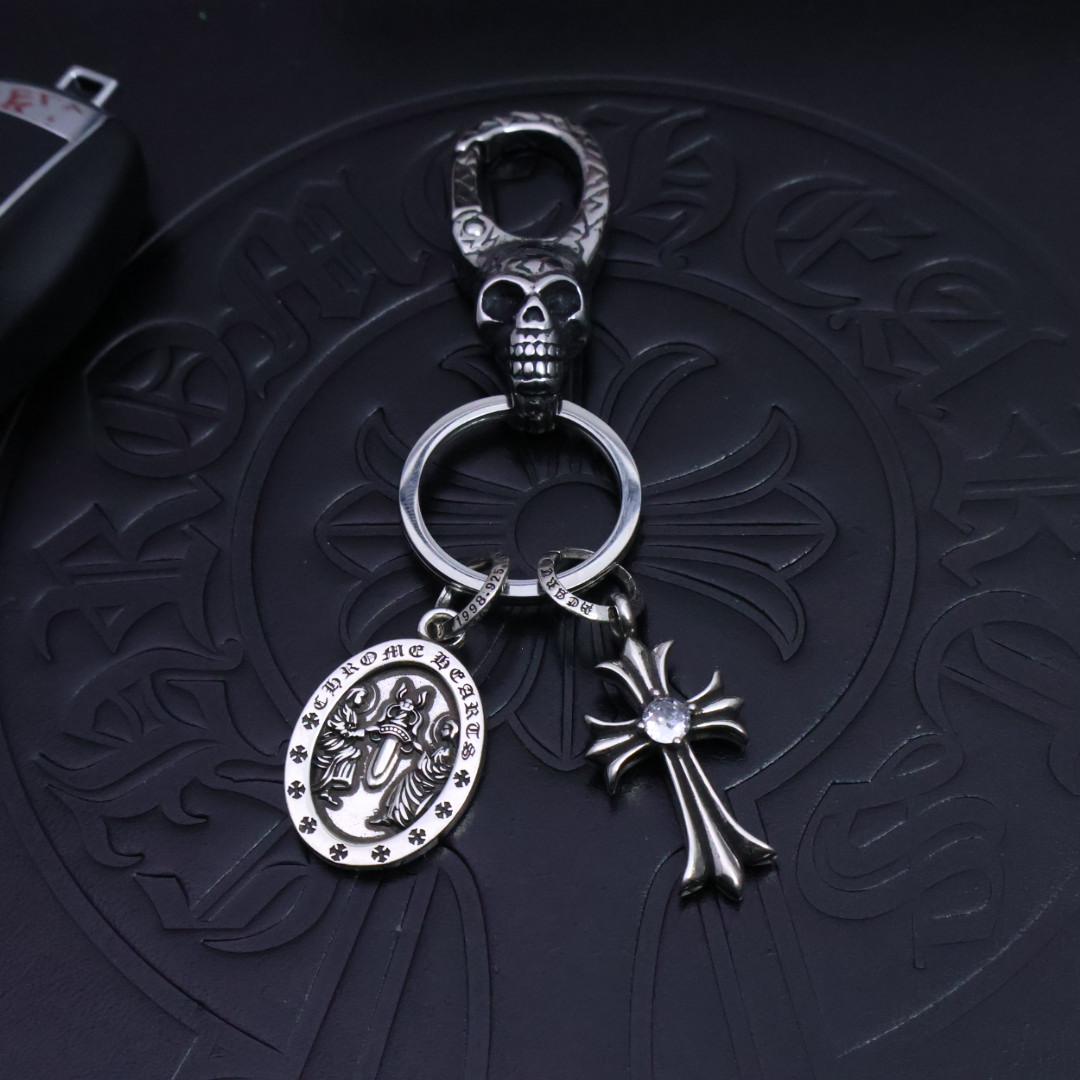 NO:115150,Pick [Hot-up] Crowxin keychain pendant pants pants bag pendant, first-class workmanship and texture. Small details enhance the overall taste, and it is simply cool to match. Full texture, super easy to match. It can be used as a keychain or a bag ornament. High-end and elegant, and it is also super cool to give to people, fine jewelry, chrome hearts, keychain19860909批 ［爆款上架］克罗心钥匙扣挂件裤包挂件 做工、质感一流.小细节提升本身整体品味, 搭配起来简直酷毙了. 满满的质感 超级好搭 可以当钥匙扣 也可以当包挂饰 高端大气 送人也超酷的,饰品精品,chrome hearts,keychain,Jewelry