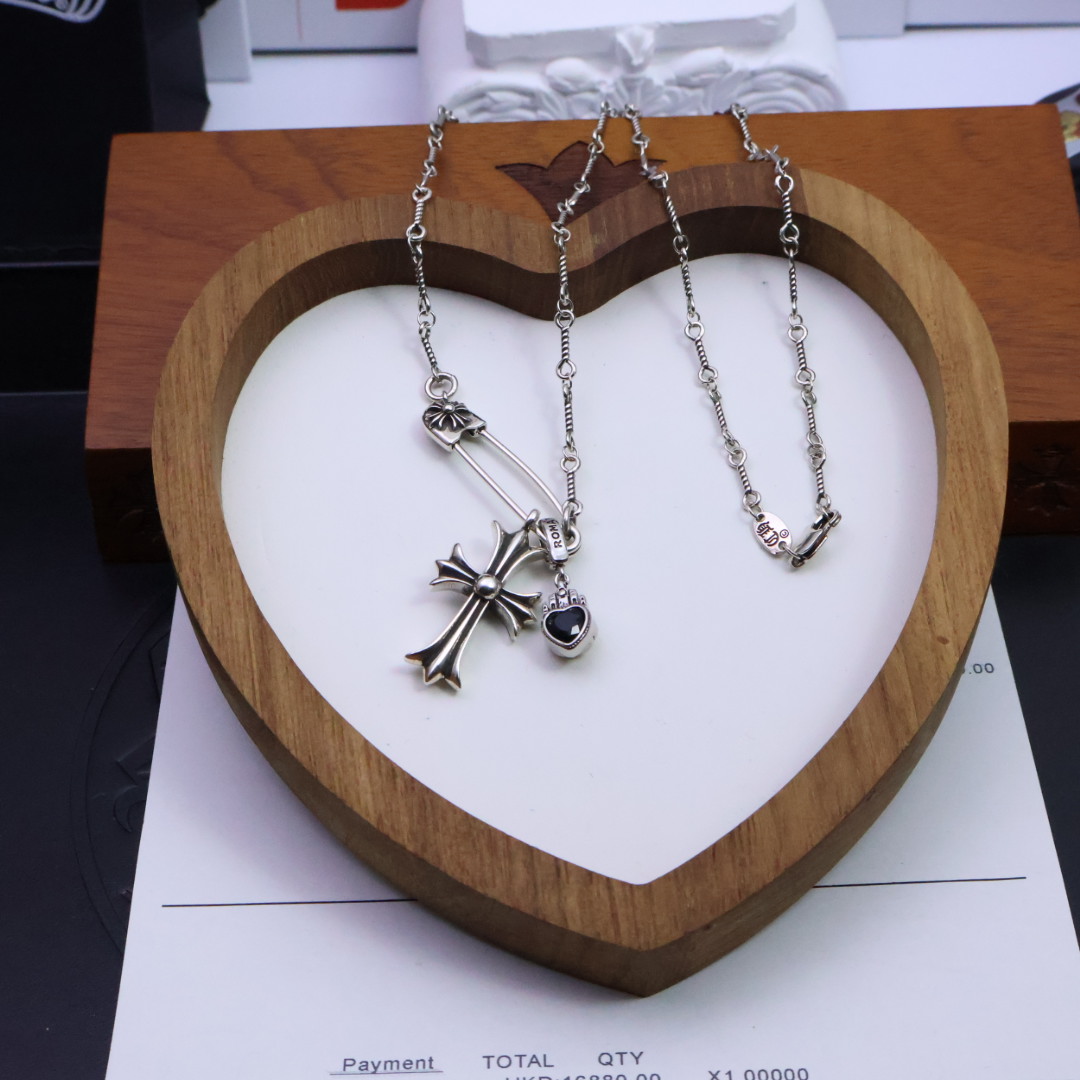 ［❤️潮流时尚百搭］𝐂𝐡𝐫𝐨𝐦𝐞 𝐡𝐞𝐚𝐫𝐭克罗心永恒爱心项链❤️告白要趁早💕礼物要买好🎁
表达爱	不等
