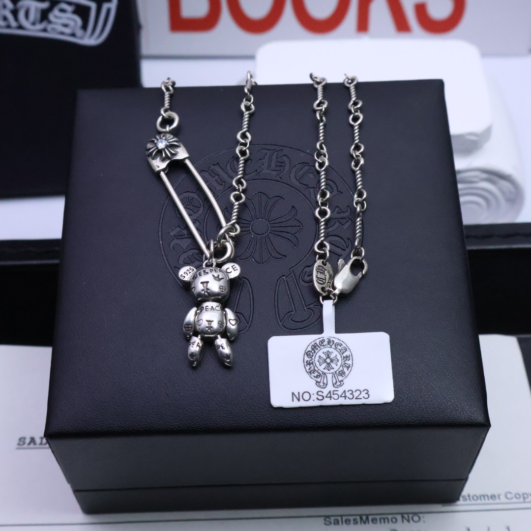 𝐂𝐡𝐫𝐨𝐦𝐞 𝐡𝐞𝐚𝐫𝐭［❤️潮流时尚百搭］克罗心项链❤️无论是约会、晚宴，还是日常佩戴，它都能让你散发
