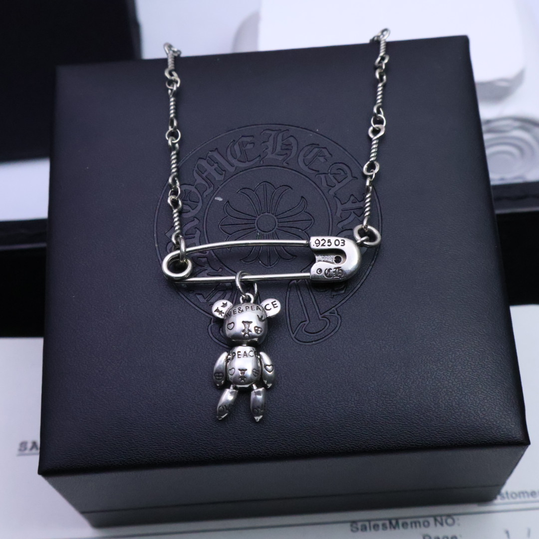 𝐂𝐡𝐫𝐨𝐦𝐞 𝐡𝐞𝐚𝐫𝐭［❤️潮流时尚百搭］克罗心项链❤️无论是约会、晚宴，还是日常佩戴，它都能让你散发