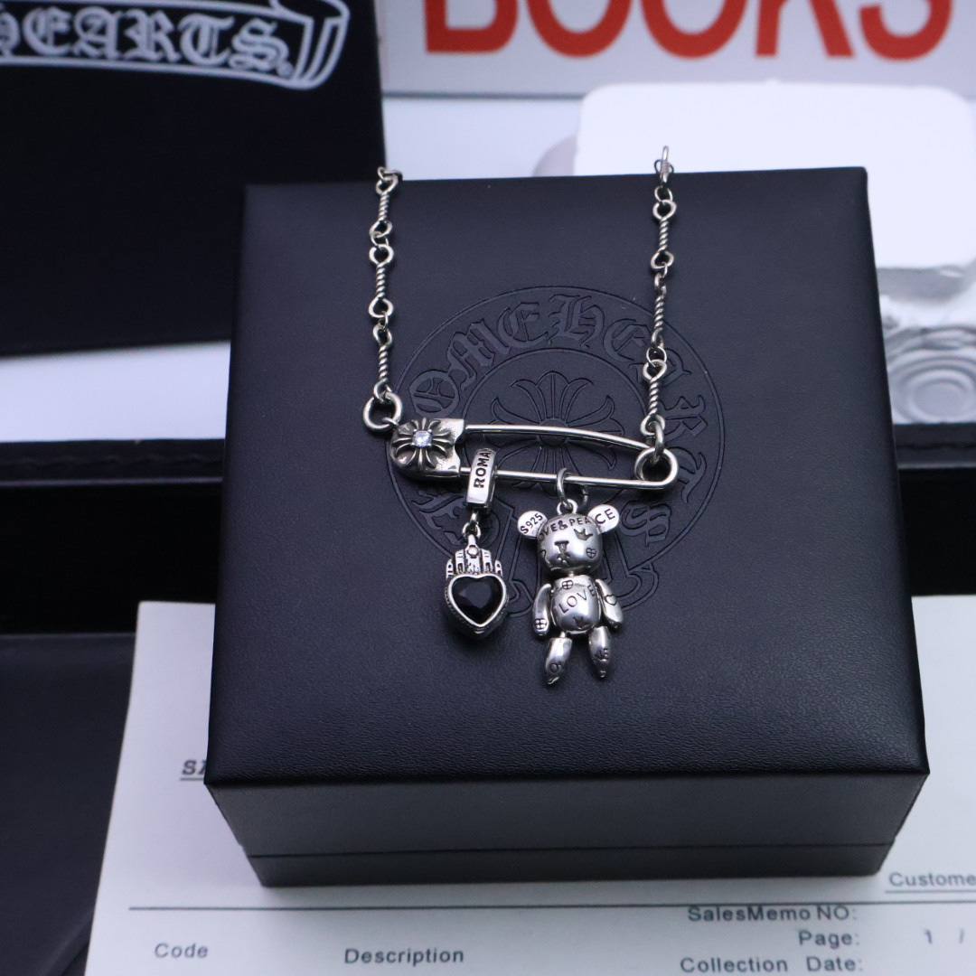 ［❤️情人节礼物推荐］𝐂𝐡𝐫𝐨𝐦𝐞 𝐡𝐞𝐚𝐫𝐭克罗心胸针爆款项链❤️无论是约会、晚宴，还是日常佩戴，它都