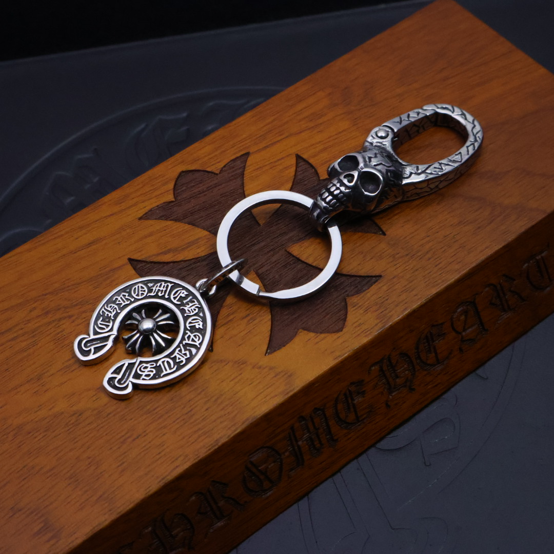 Stylish Chrome Heartcro Key Button with Thongs: Cool and High-End Design - 图片 4
