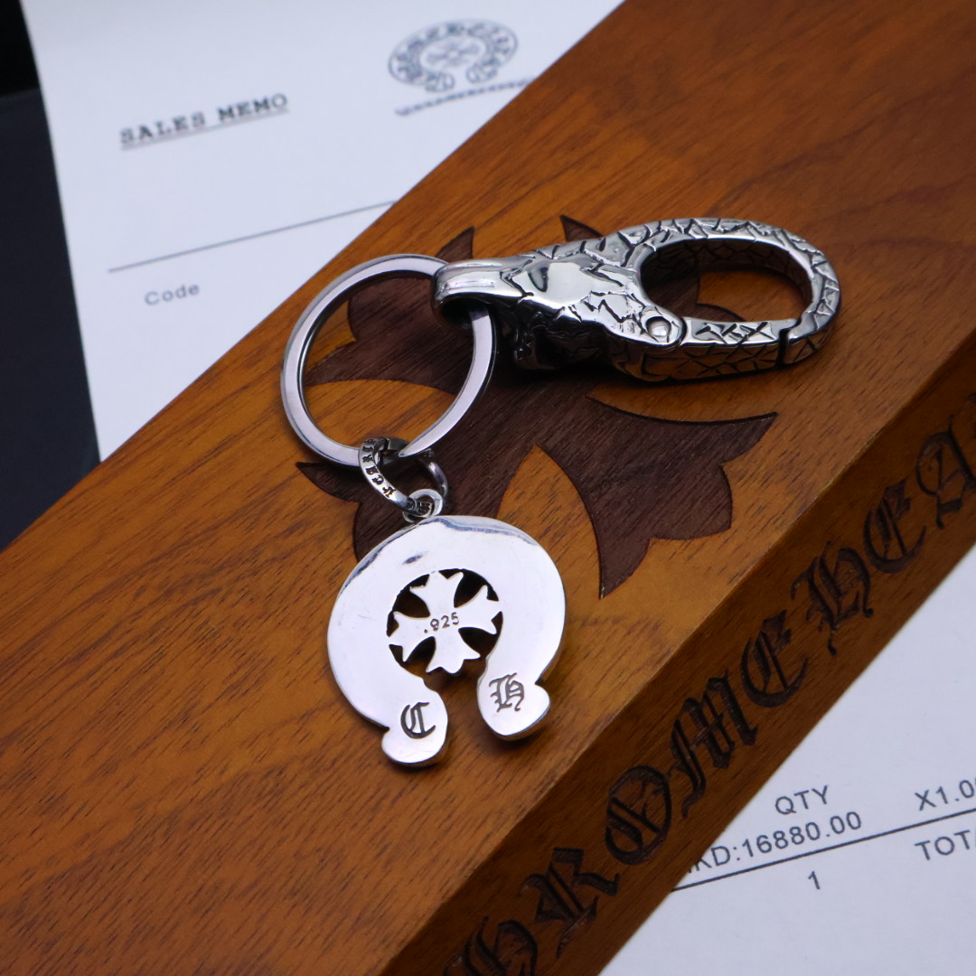 Stylish Chrome Heartcro Key Button with Thongs: Cool and High-End Design - 图片 6