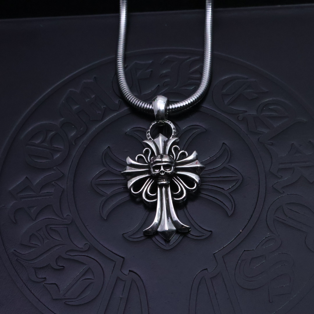 NO:115156,Pick [New Products on Shelves] Croxin Necklace, handsome, the latest Croxin Necklace, different pattern design styles, presenting uniqueness, Cross Scout flowers are the logo of Croxin, so they last longer, genuine version Chrome Hearts Croxin Difference on the market, normal light version, comparison quality, retro and old gray oxygen level. ~Fashion and fashion essentials for both men and women, trendy fashion, rock punk silver style, retro elements, couples have the same style as fashion, must be sold in the picture above, direct sales from the manufacturer, personalized versatile trendy versatile style., jewelry boutique, chrome hearts, chrome hearts, necklace19860909批［新品上架］ 克罗心项链,帅爆了最新款克罗心项链 造型不同的花纹设计风格 呈现出与众不同 十字架 童军花是克罗心的标志所以更经久不衰 正品打版Chrome Hearts克罗心区别市场普通轻版对版对标品质 复古做旧灰氧程度.～潮流时尚必备 男女均可佩戴 潮流时尚,摇滚朋克泰银风格 复古元素 情侣同款时尚感十足 上图必卖,厂家直销,个性百搭潮流百搭款.,饰品精品,chrome hearts,chrome hearts,necklace,Jewelry
