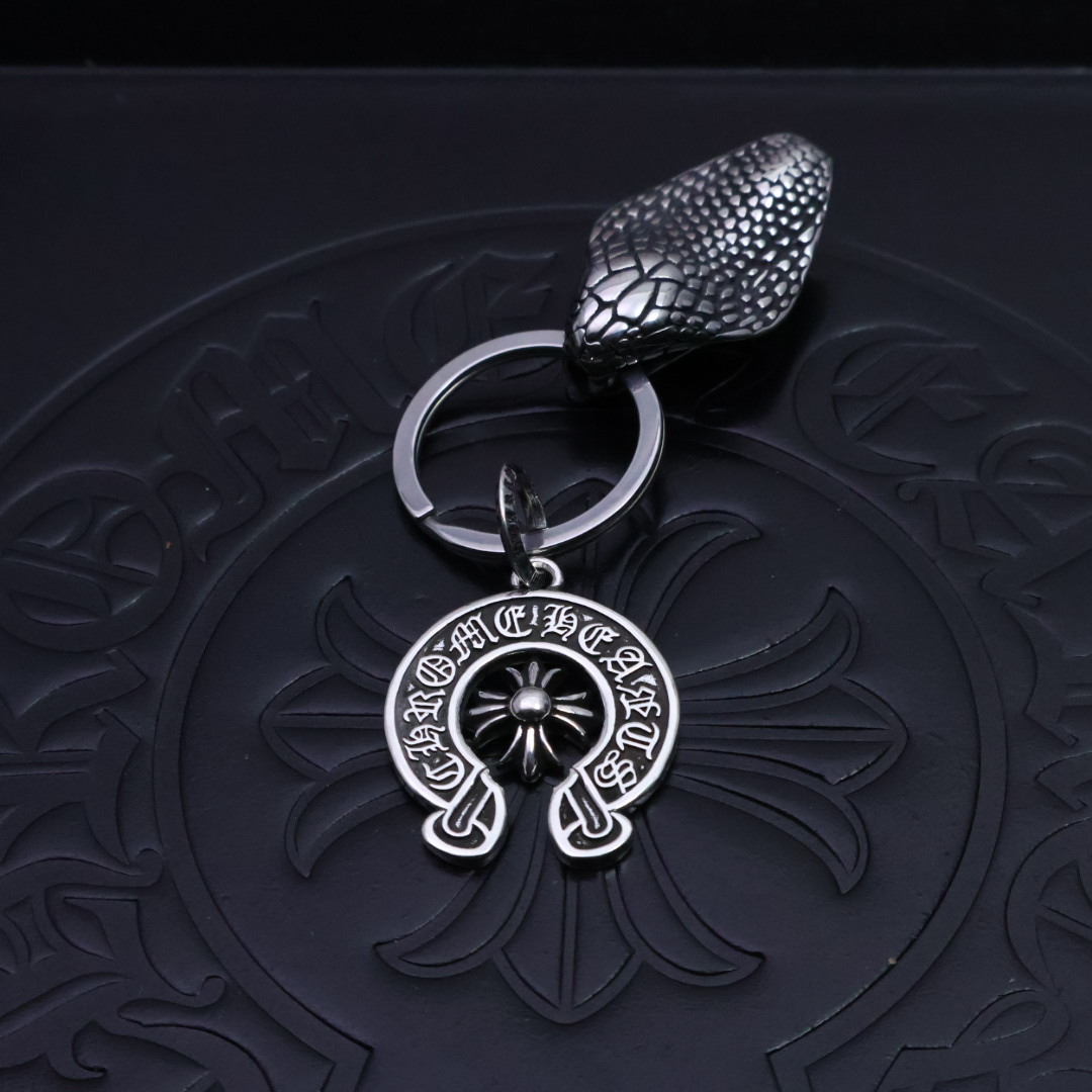NO:115155,Purchase [New Products are on the Shelves] Crowxin Keychain Pants Pants Pants Pants Pants, the workmanship and texture are first-class. Small details enhance the overall taste, and it is simply cool to match. Full texture, super easy to match. It can be used as a keychain or a bag ornament. High-end and elegant. It is also super cool to give to people, fine jewelry, chrome hearts, keychain19860909批 ［新品上架］克罗心钥匙扣挂件裤包挂件 做工、质感一流.小细节提升本身整体品味, 搭配起来简直酷毙了. 满满的质感 超级好搭 可以当钥匙扣 也可以当包挂饰 高端大气 送人也超酷的,饰品精品,chrome hearts,keychain,Jewelry