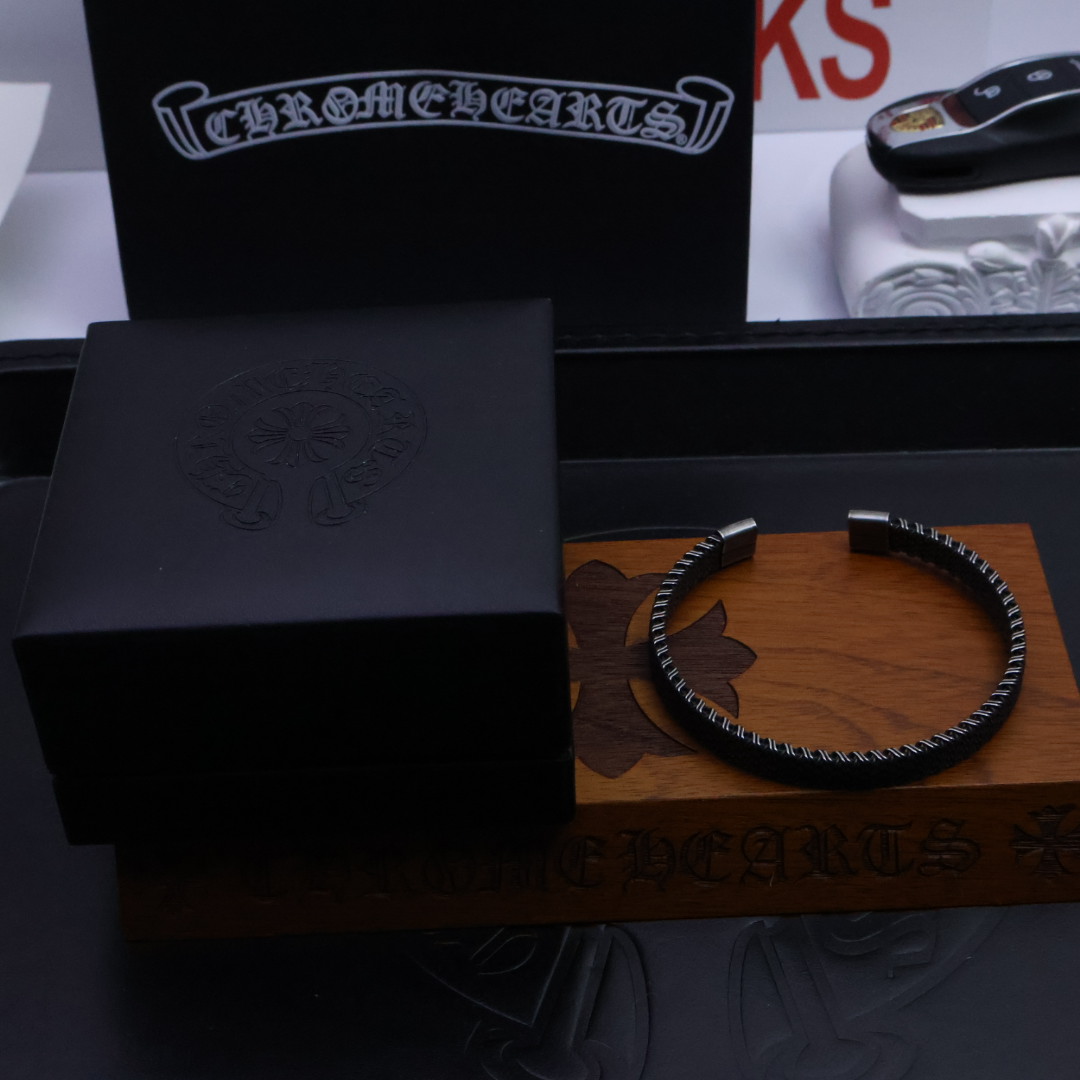 ［暗银裂变］🔥𝐂𝐡𝐫𝐨𝐦𝐞 𝐇𝐞𝐚𝐫𝐭𝐬 克罗心✝️开口手镯 末日美学暴击  
⚡️𝟏𝟏断崖式碾压｜𝟏𝟎