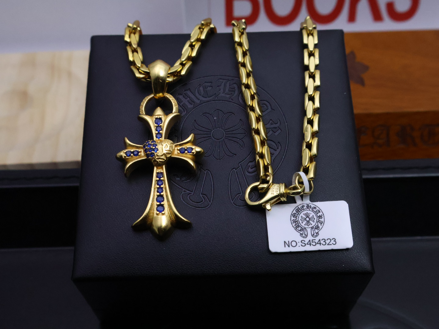 ✞［新品上架］𝐂𝐡𝐫𝐨𝐦𝐞 𝐡𝐞𝐚𝐫𝐭𝐬 
 ✞克罗心金色爱心藤蔓镶钻22k项链
⚜️ 原版11复刻｜纯