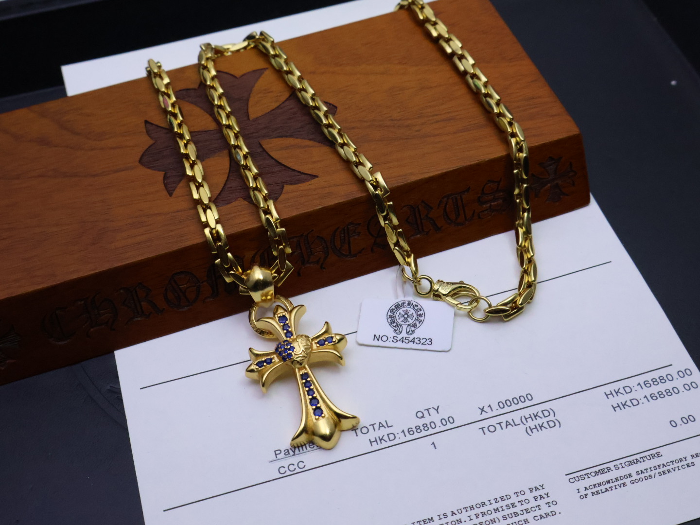 ✞［新品上架］𝐂𝐡𝐫𝐨𝐦𝐞 𝐡𝐞𝐚𝐫𝐭𝐬 
 ✞克罗心金色爱心藤蔓镶钻22k项链
⚜️ 原版11复刻｜纯