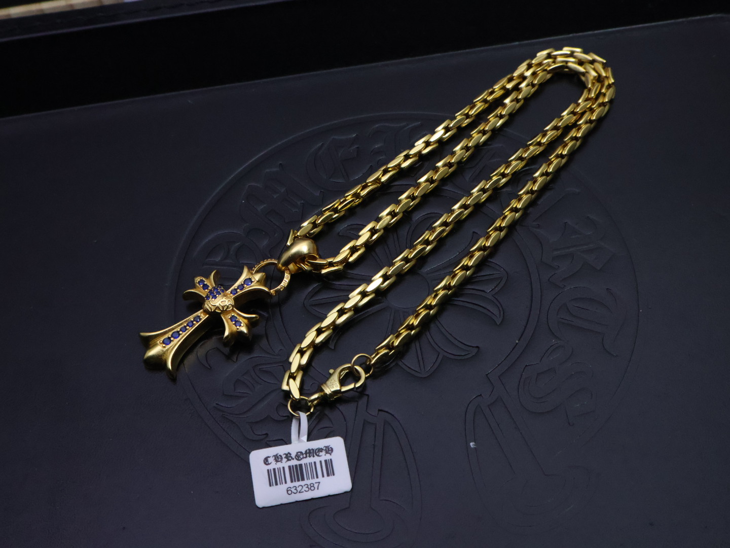 ✞［新品上架］𝐂𝐡𝐫𝐨𝐦𝐞 𝐡𝐞𝐚𝐫𝐭𝐬 
 ✞克罗心金色爱心藤蔓镶钻22k项链
⚜️ 原版11复刻｜纯